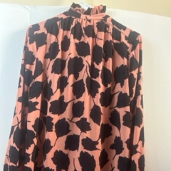 Ann Taylor Peach Print Bottom Down Top  Size:M - Picture 2 of 2